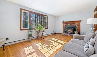 8 Pine Acres Rd, Amherst, NH 03031