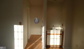 618 TAZEWELL St N, Arlington, VA 22203