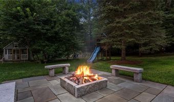 1004 Great Rd, Lincoln, RI 02865