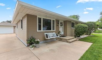 1718 SCHAEFER Cir, Appleton, WI 54915
