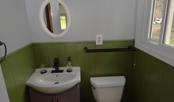 9640 Shady Ln, Algonac, MI 48001