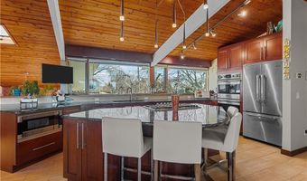 10 Ocean View Dr, Middletown, RI 02842