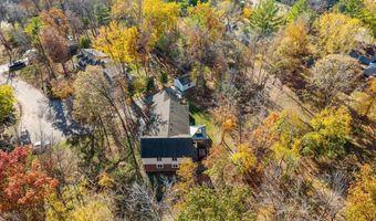 11 HILLTOP Ct, Appleton, WI 54914