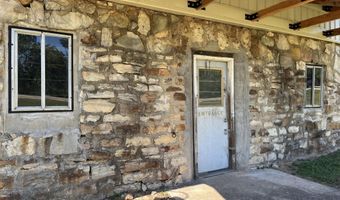 105 Couch St, Alton, MO 65606