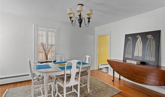 8 Sanford St, Newport, RI 02840