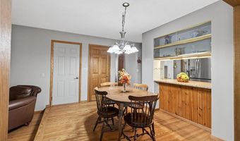 15716 Hayes Trl, Apple Valley, MN 55124