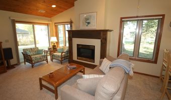 306 Emerald Dr, Arnolds Park, IA 51331