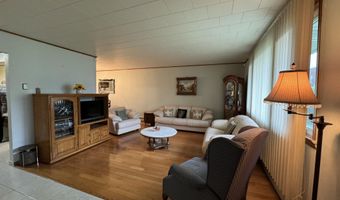 35 E 26TH St, Bayonne, NJ 07002