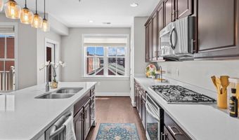 2109 MAIN LINE 102, Alexandria, VA 22301