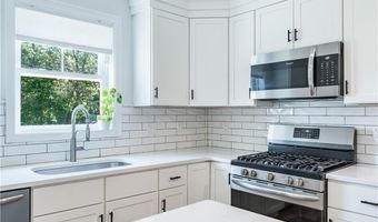 100 E View Ave, Cranston, RI 02920