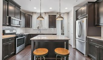1924 CHAPMAN Ave 10, Rockville, MD 20852