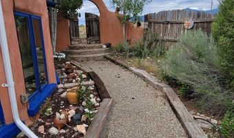 110 Los Rios Rd, Arroyo Hondo, NM 87513