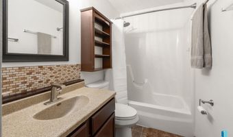 523 Kyle Ave, Baltic, SD 57003