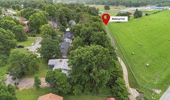 912 W Pleasant St, Aurora, MO 65605