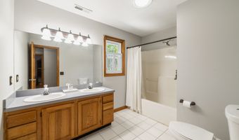 91 Ford St, Ansonia, CT 06401