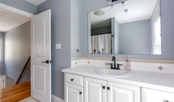 50 Searle Ave, Cranston, RI 02920