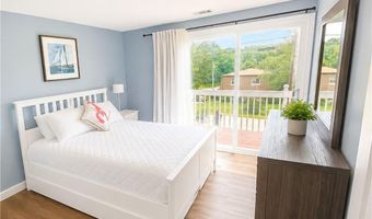 57 Saybrook Ave, Narragansett, RI 02882