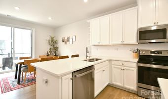 453 Spearfield Ln, Charlotte, NC 28205