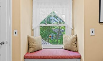 237 Highland Ave, Warwick, RI 02886