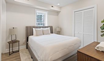 102 S Ocean Ave, Atlantic City, NJ 08401
