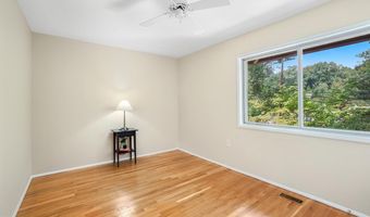 14536 BARKWOOD Dr, Rockville, MD 20853
