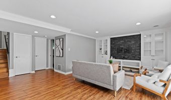 3390 WHIPPLE Ct, Annandale, VA 22003