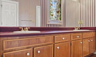 2401 Tuxedo Pl, Albany, GA 31707