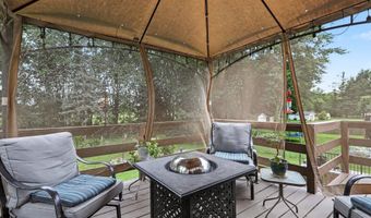 302 Westwinds Dr, Almont, MI 48003