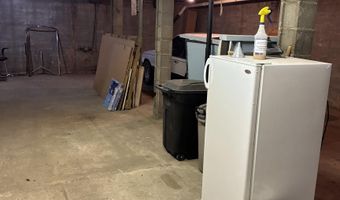 503 Benton Ave W, Albia, IA 52544