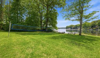 21 Arlington Rd, Coventry, CT 06238