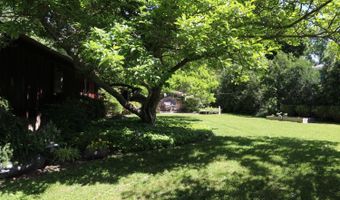 714 Edgewood Dr, Batesville, IN 47006
