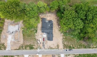 810 Club Dr W, Aurora, OH 44202