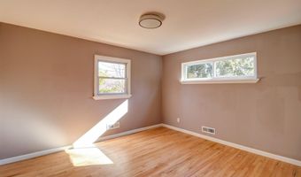 42 Cherry Tree Farm Rd, Middletown, NJ 07748