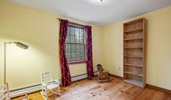 35 Merry Hill Rd, Barrington, NH 03825