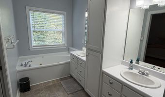 1414 Hickory St, Albertville, AL 35950
