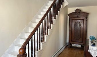 41 Grove St, Belfast, ME 04915