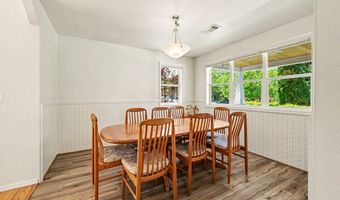426 Parkside Dr, Ashland, OR 97520