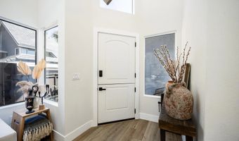 2711 Cypress Hill Rd, Carlsbad, CA 92008