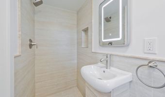 21 E Central Ave, Bergenfield, NJ 07621