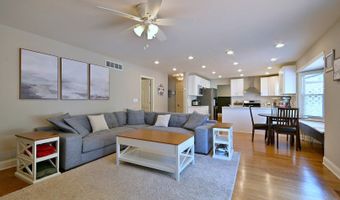 1350 W Barnwall Dr, Addison, IL 60101
