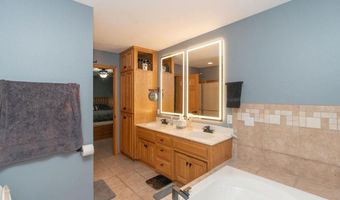 38177 Twin Oaks Dr, Avon, MN 56310