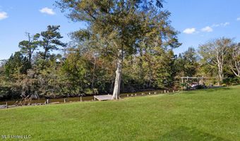 707 Holly Hills Dr, Biloxi, MS 39532
