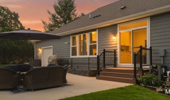 5220 Canyon River Dr NE, Ada, MI 49301