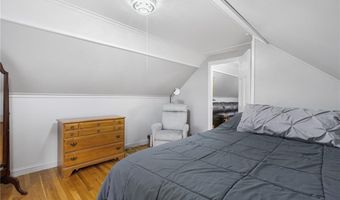 22 Franconia Dr, Cranston, RI 02920