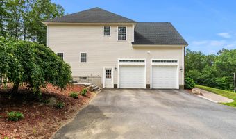 60 Camelot Dr, Bedford, NH 03110