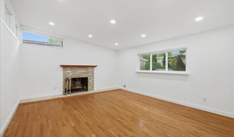 709 N PRYOR St, Alexandria, VA 22304