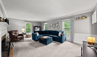 390 Willard Rd, Aurora, OH 44202