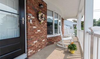 14 Wenscott Ln, North Providence, RI 02904