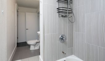3832 Bowdoin St, Des Moines, IA 50313