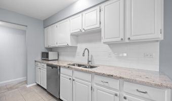 1533 N Courtland Dr, Arlington Heights, IL 60004